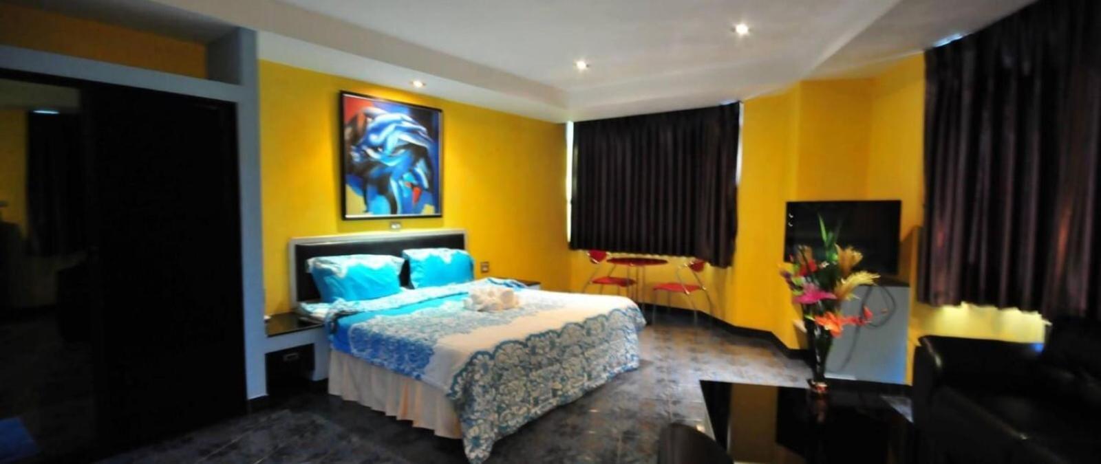 Koenig Hotel Pattaya Near Walking Street Exterior photo